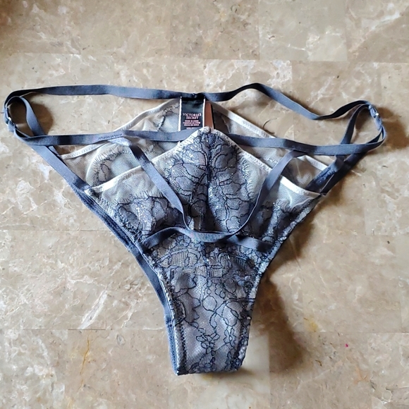 NWT cute cut out panties - Picture 1 of 2